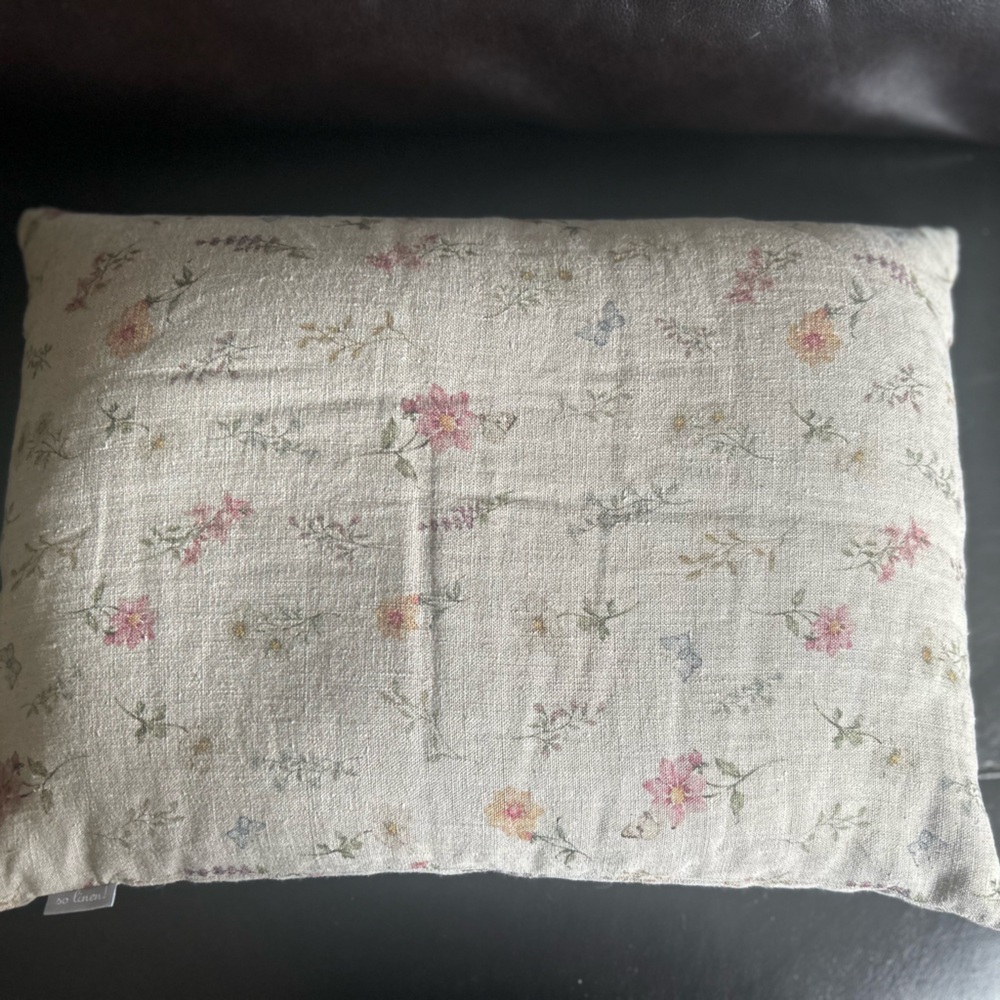 35 x 50 cm / 14 x 20” linen buckwheat pillow